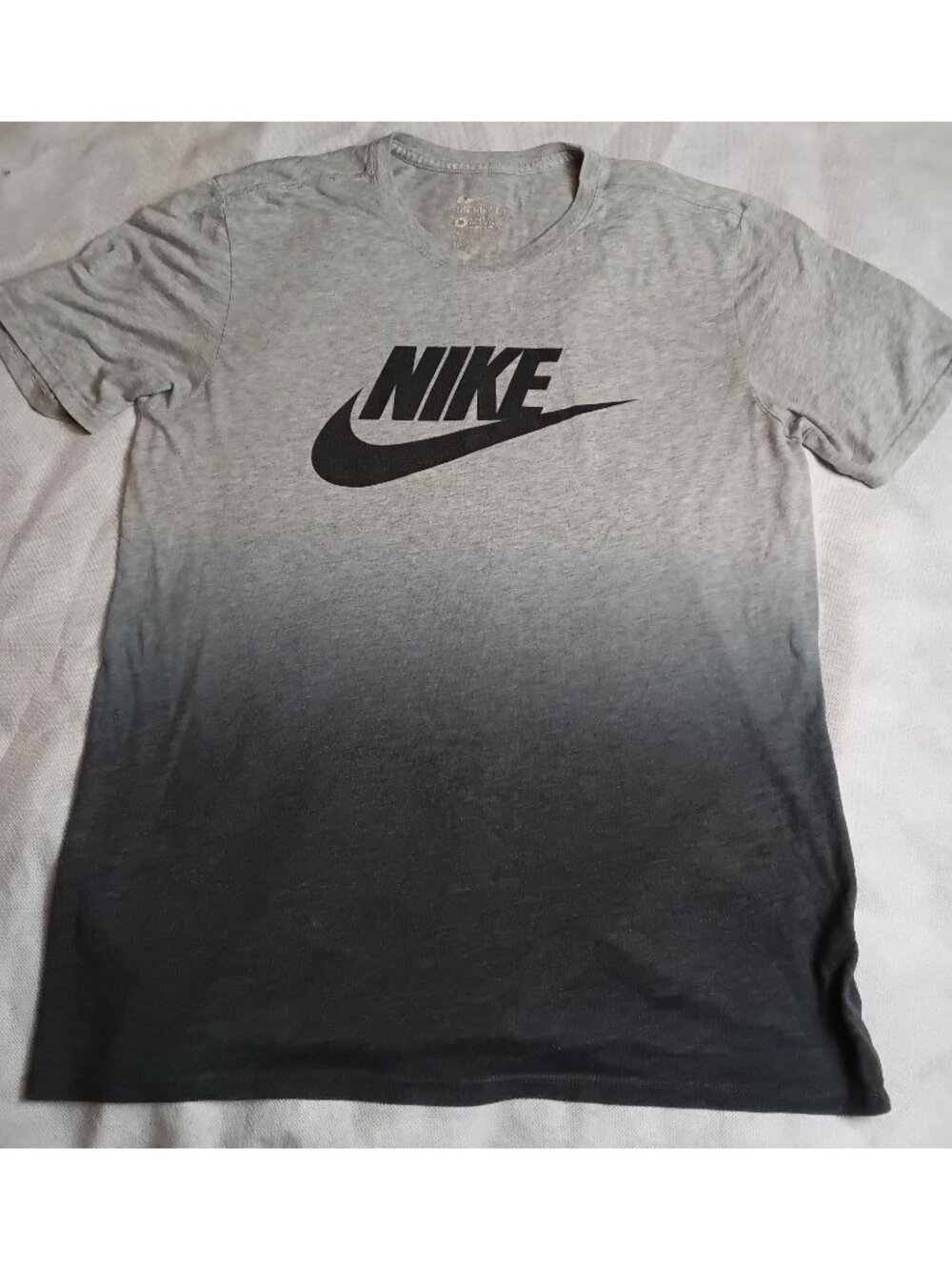 Nike T-Shirt Size Medium Athletic Fit Ombre Color Block Dip Dye Tee